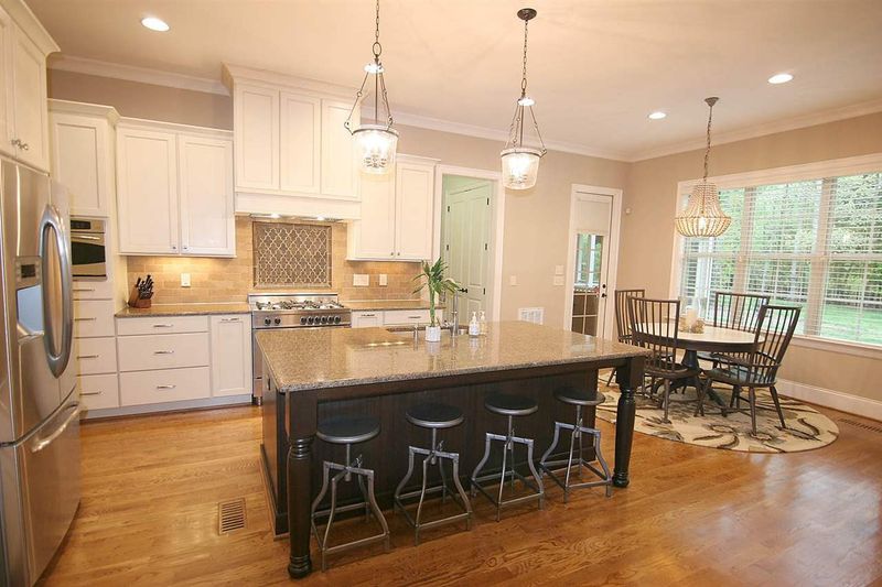 1100 Tacketts Pond Dr, Raleigh, NC 27614