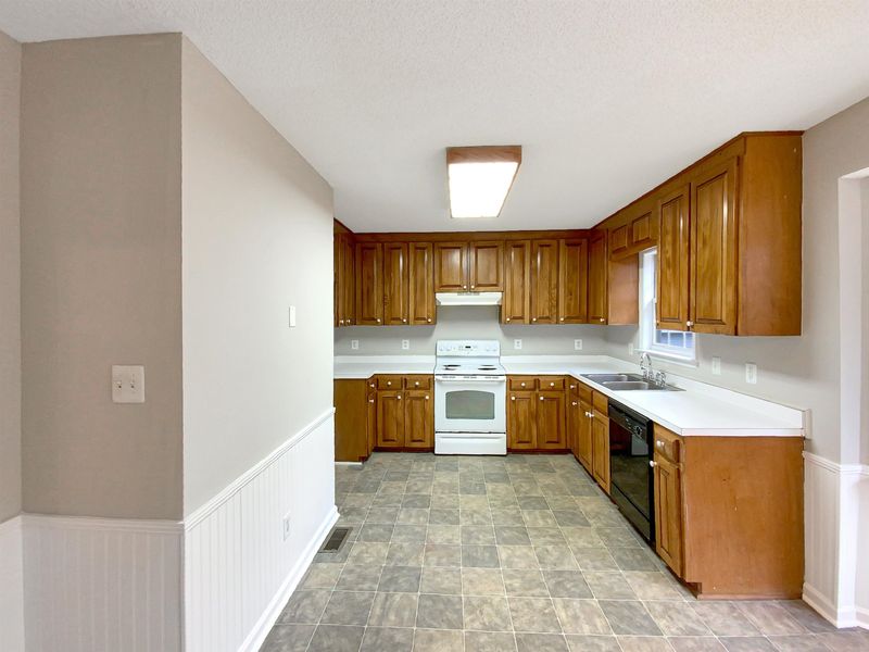 1101 Ashton Hollow Dr, Raleigh, NC 27603