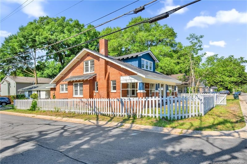 1101 Branson St, Fayetteville, NC 28305