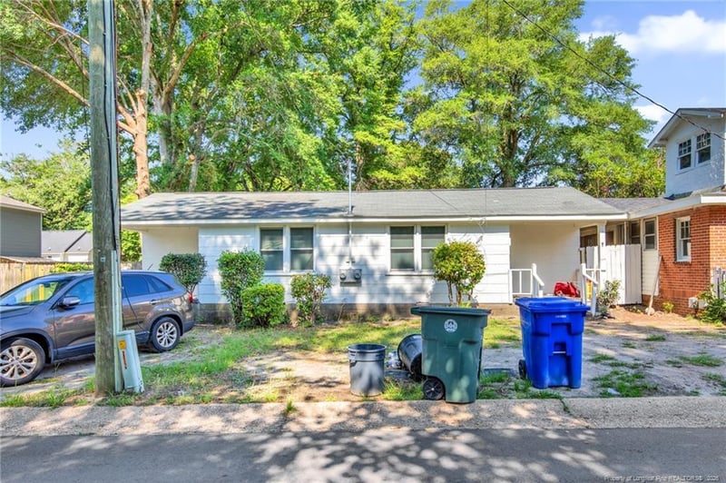 1101 Branson St, Fayetteville, NC 28305