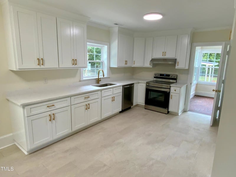 1101 Divine St, Dunn, NC 28334
