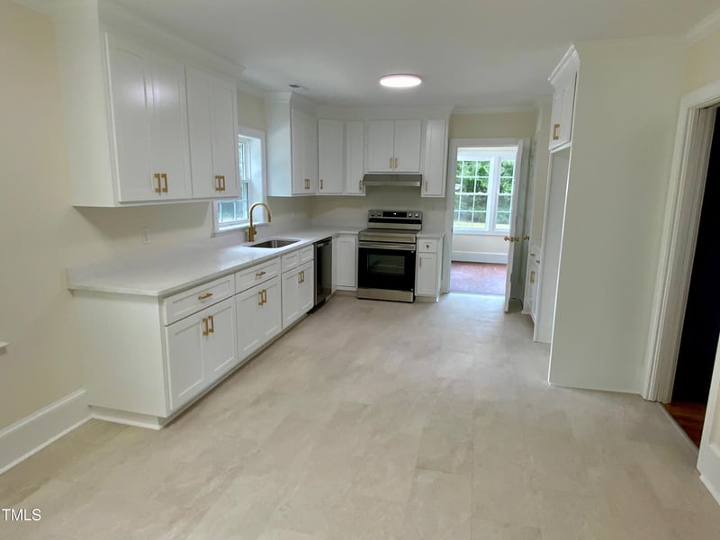 1101 Divine St, Dunn, NC 28334