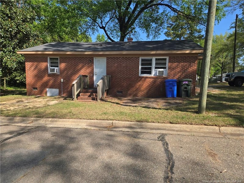 1101 Fontana St, Fayetteville, NC 28301