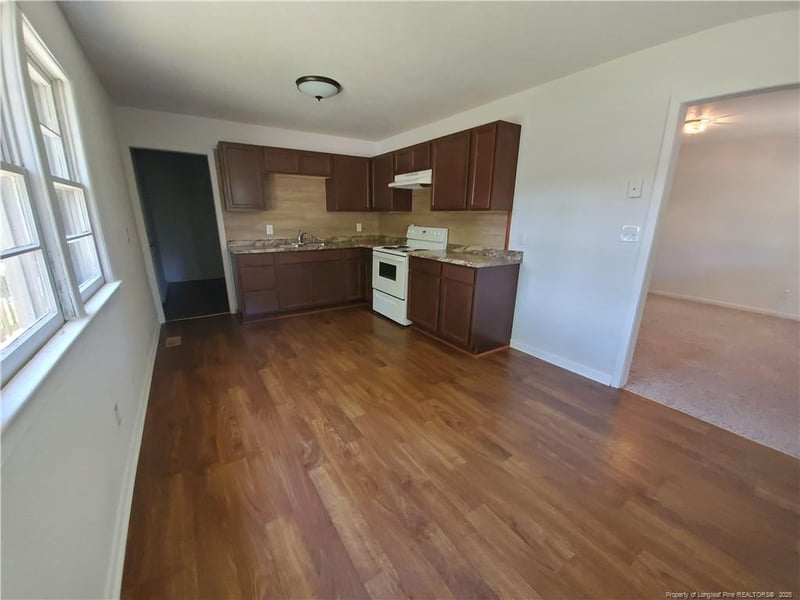 1101 Fontana St, Fayetteville, NC 28301