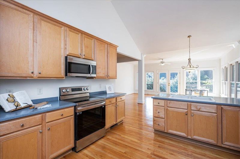 1101 Highland Ridge Ct, Durham, NC 27712