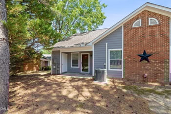 1101 Huntington Park Dr, Morrisville, NC 27560