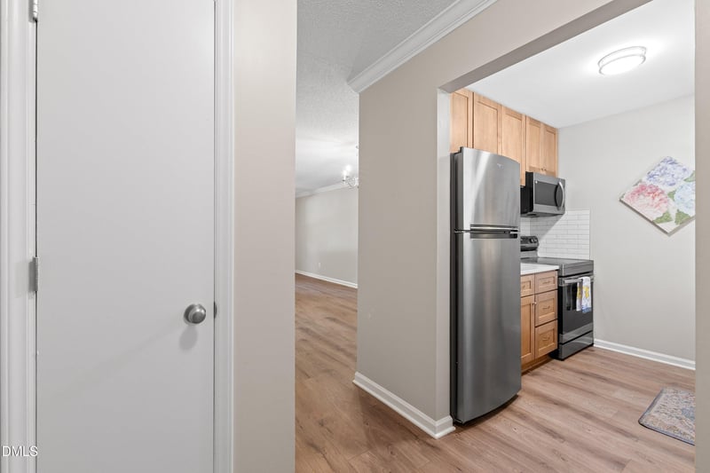 1101 Huntington Park Dr, Morrisville, NC 27560