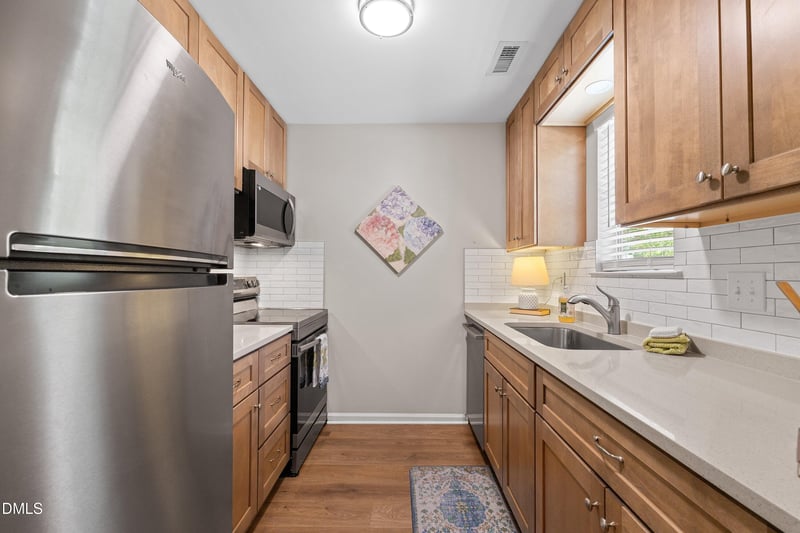 1101 Huntington Park Dr, Morrisville, NC 27560