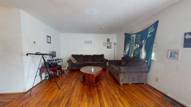 1101 Kitt Pl, Raleigh, NC 27610