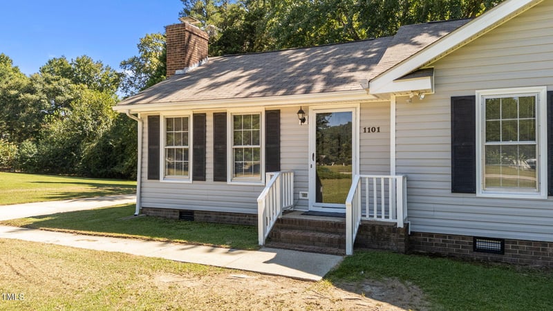 1101 Robinfield Dr, Raleigh, NC 27603