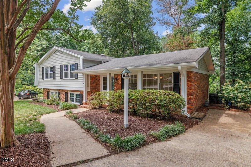 1101 Sudbury Ct, Raleigh, NC 27609