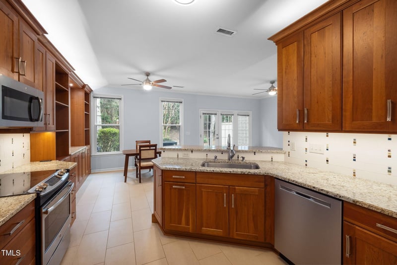 11011 Southwalk Ln, Raleigh, NC 27614