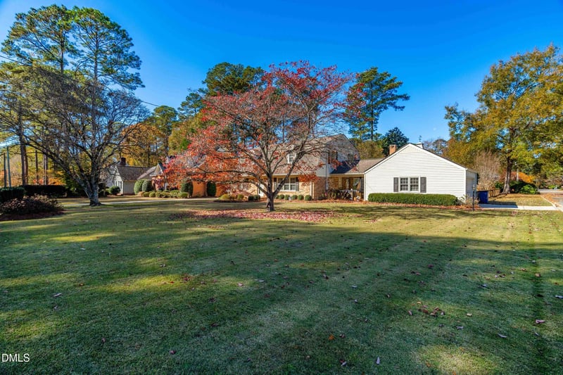 1102 Crescent Dr, Smithfield, NC 27577