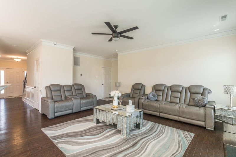 1102 Dartmouth Dr, Mebane, NC 27302