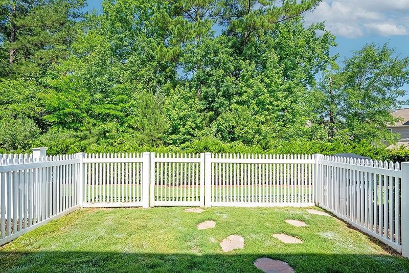 1102 Denmark Manor Dr, Morrisville, NC 27560