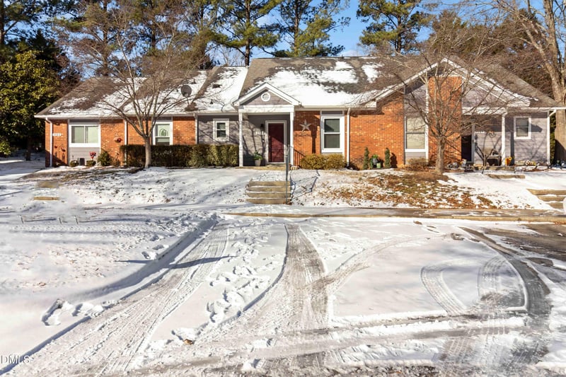 1102 Huntington Park Dr, Morrisville, NC 27560