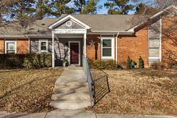 1102 Huntington Park Dr, Morrisville, NC 27560