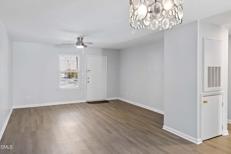 1102 Huntington Park Dr, Morrisville, NC 27560