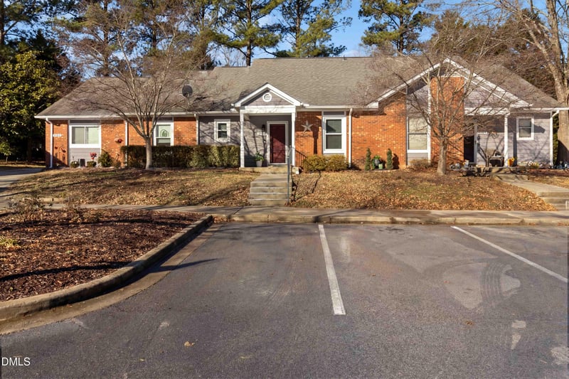 1102 Huntington Park Dr, Morrisville, NC 27560