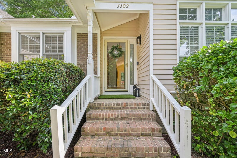 1102 Laurens Way, Knightdale, NC 27545