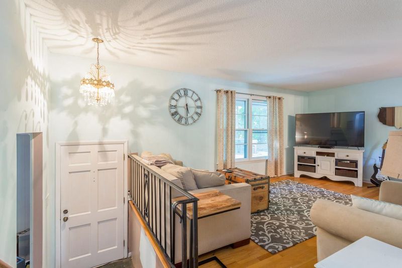 1102 Plantation Dr, Cary, NC 27511