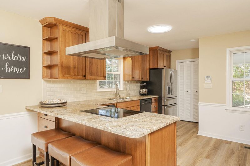 1102 Seabrook Ave, Cary, NC 27511