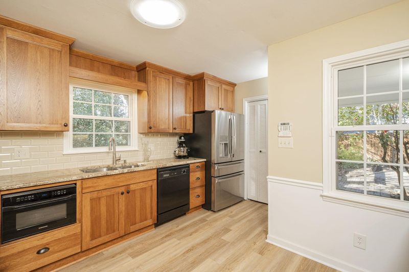 1102 Seabrook Ave, Cary, NC 27511
