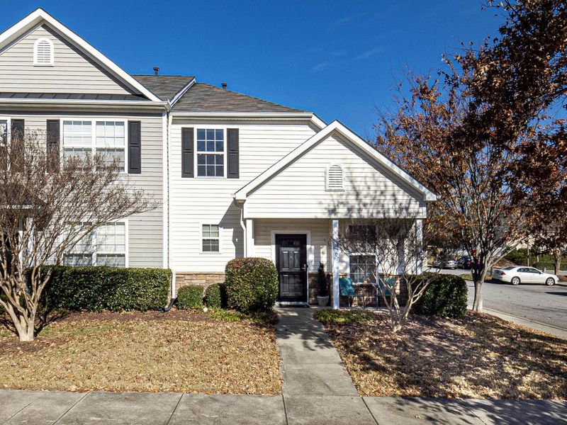 1102 Vermillion Dr, Durham, NC 27713