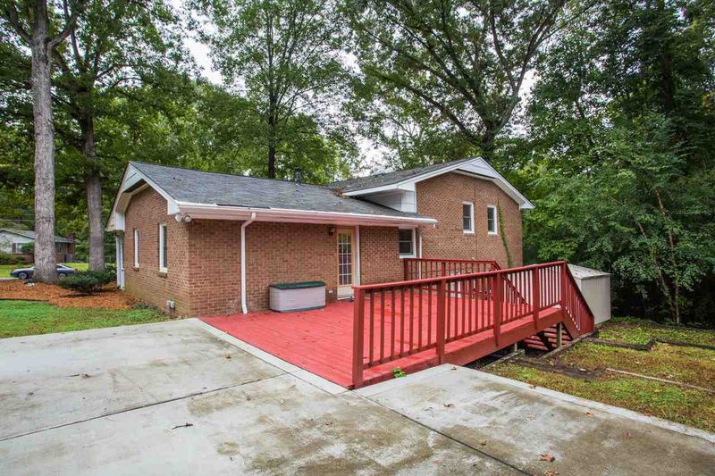 1102 Winwood Dr, Cary, NC 27511