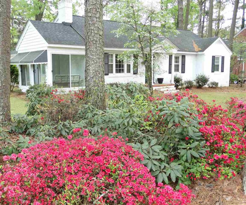 1103 S First St, Smithfield, NC 27577
