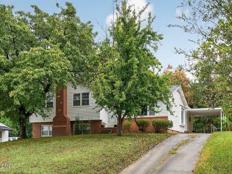 1103 Kitt Pl, Raleigh, NC 27610