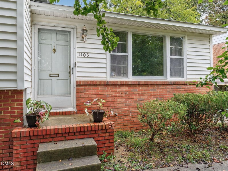 1103 Kitt Pl, Raleigh, NC 27610