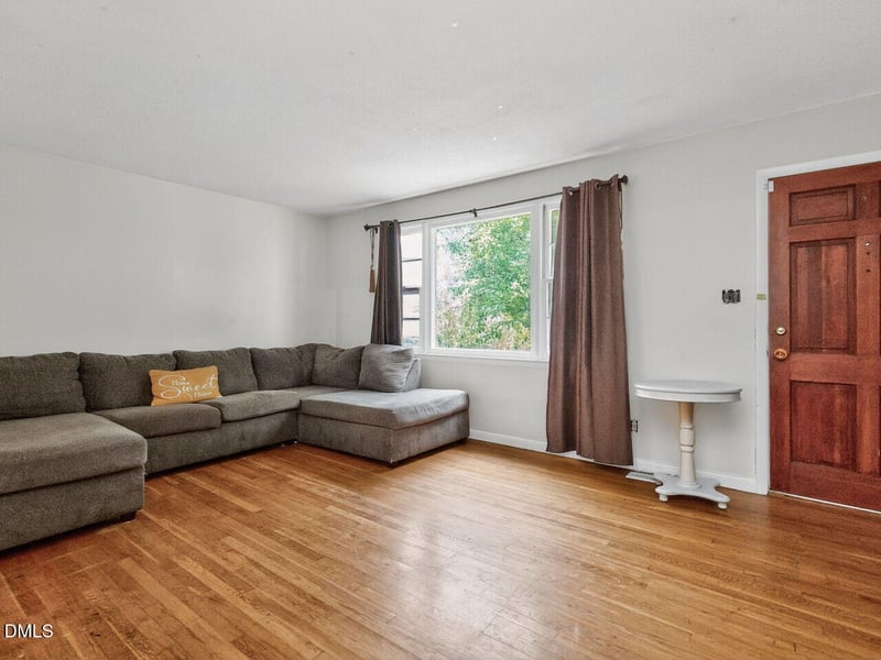 1103 Kitt Pl, Raleigh, NC 27610