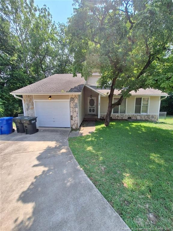 1103 Lake Mont Ct, Fayetteville, NC 28311