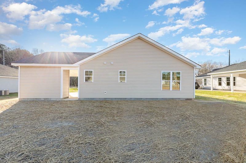 1103 E Lizzie St, Selma, NC 27576
