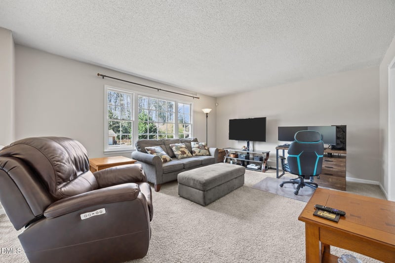 1103 Seabrook Ave, Cary, NC 27511