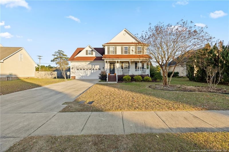 1103 Thistle Gold Dr, Hope Mills, NC 28348