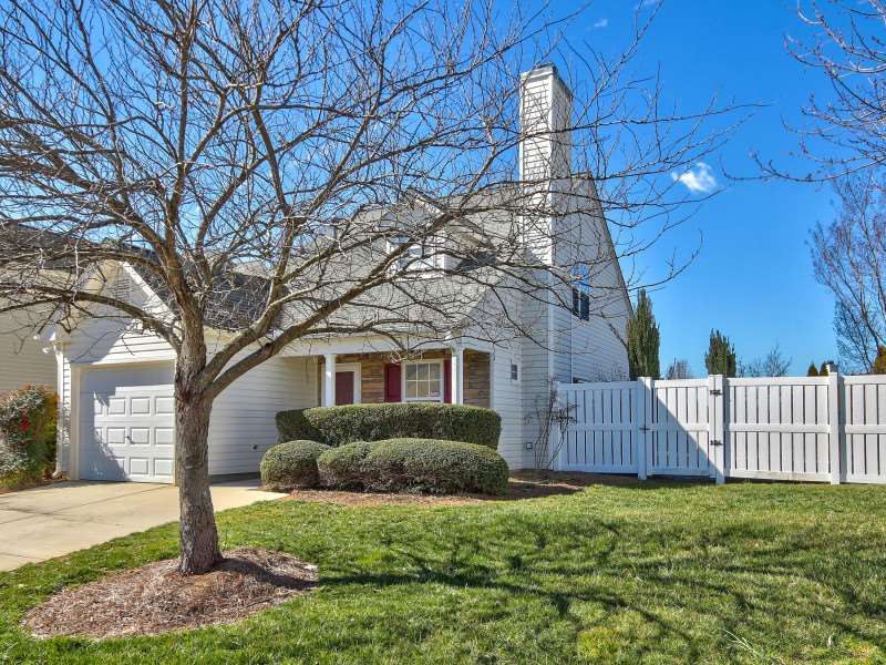 11037 Astor Hill Dr, Raleigh, NC 27613