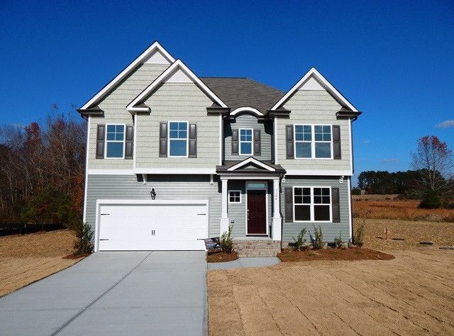 1104 Agio Ct, Zebulon, NC 27597