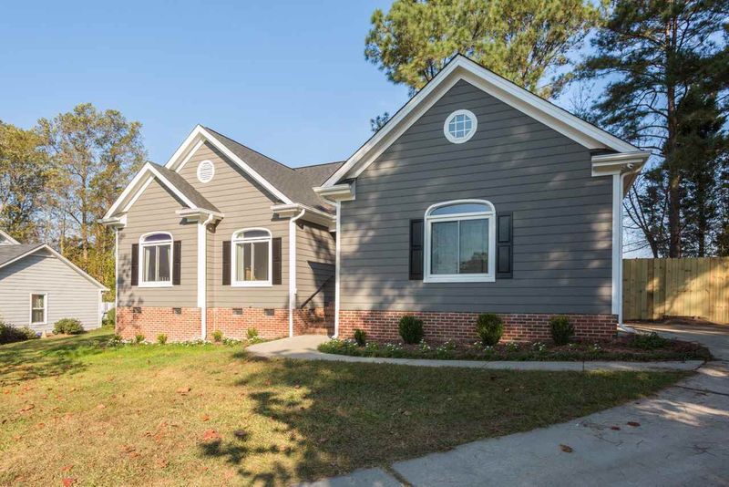 1104 Alderleaf Dr, Fuquay Varina, NC 27526