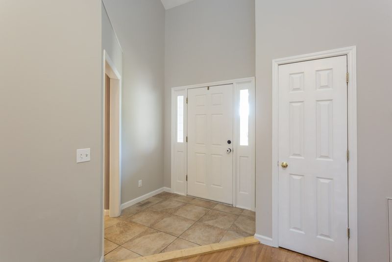 1104 Alderleaf Dr, Fuquay Varina, NC 27526