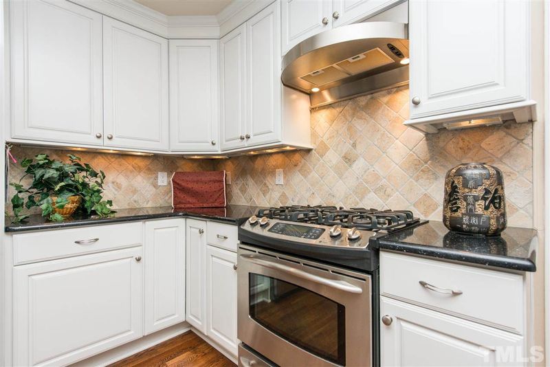 1104 Bayfield Dr, Raleigh, NC 27606