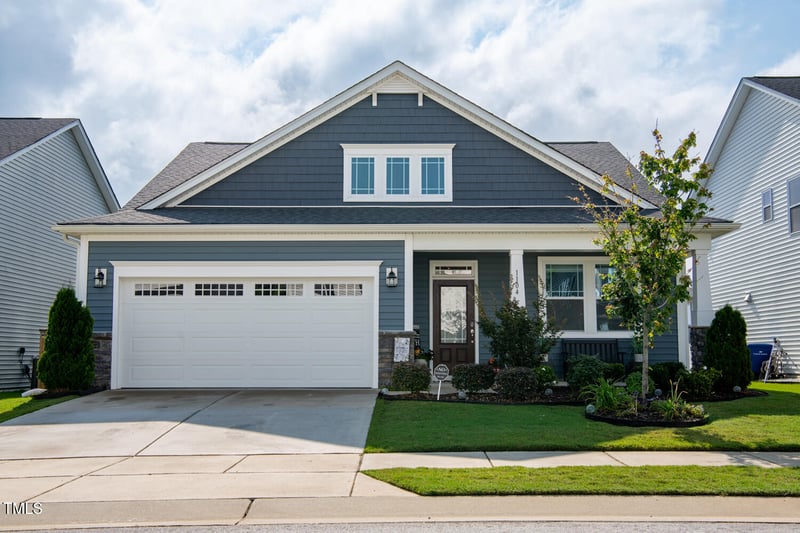 1104 Briar Gate Dr, Holly Springs, NC 27540