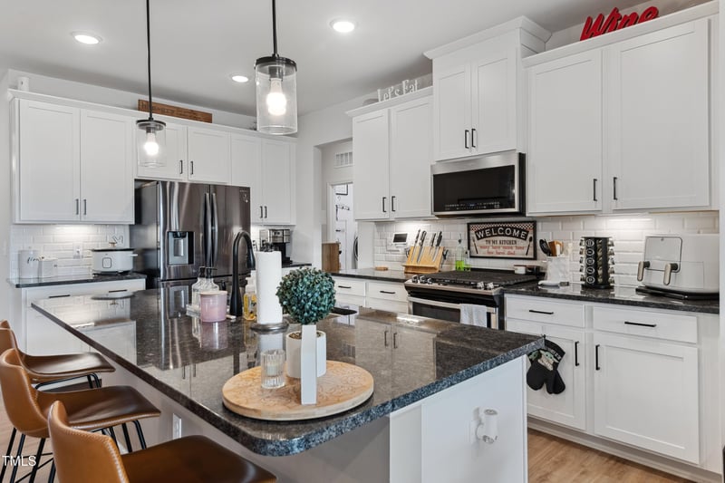 1104 Briar Gate Dr, Holly Springs, NC 27540