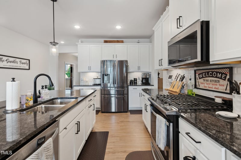 1104 Briar Gate Dr, Holly Springs, NC 27540