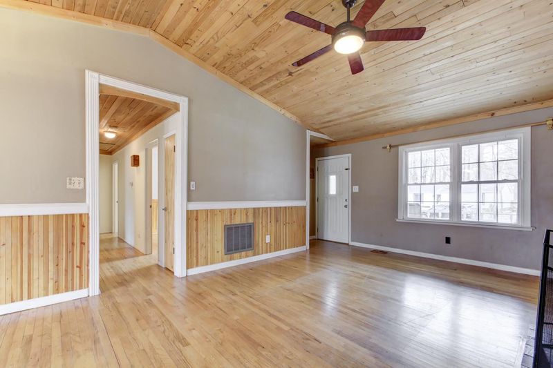 1104 Castalia Dr, Cary, NC 27513