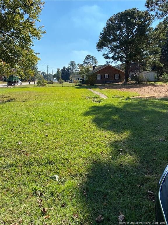 1104 N Cedar Creek Rd N, Fayetteville, NC 28312