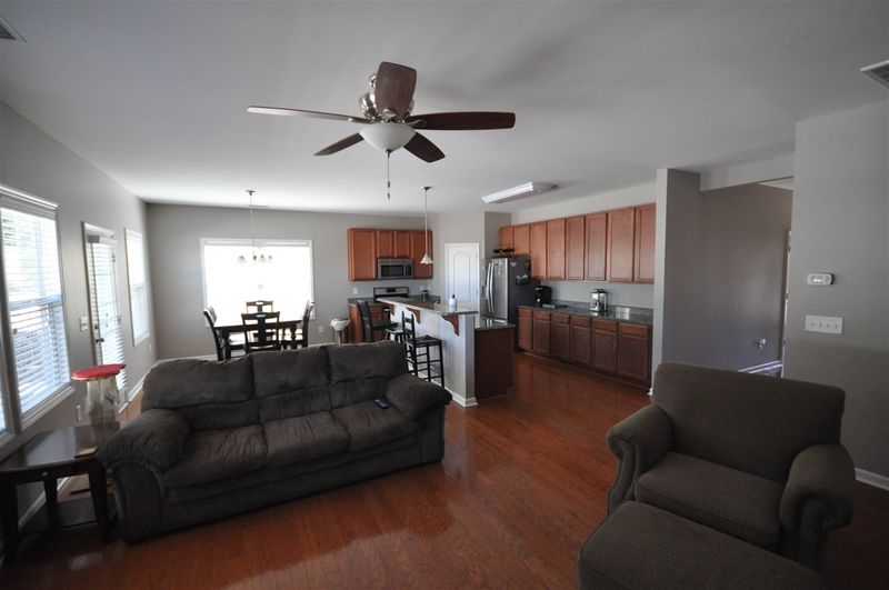 1104 Copper Cir, Mebane, NC 27302