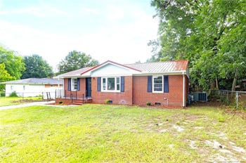 1104 Juniper Dr, Fayetteville, NC 28304