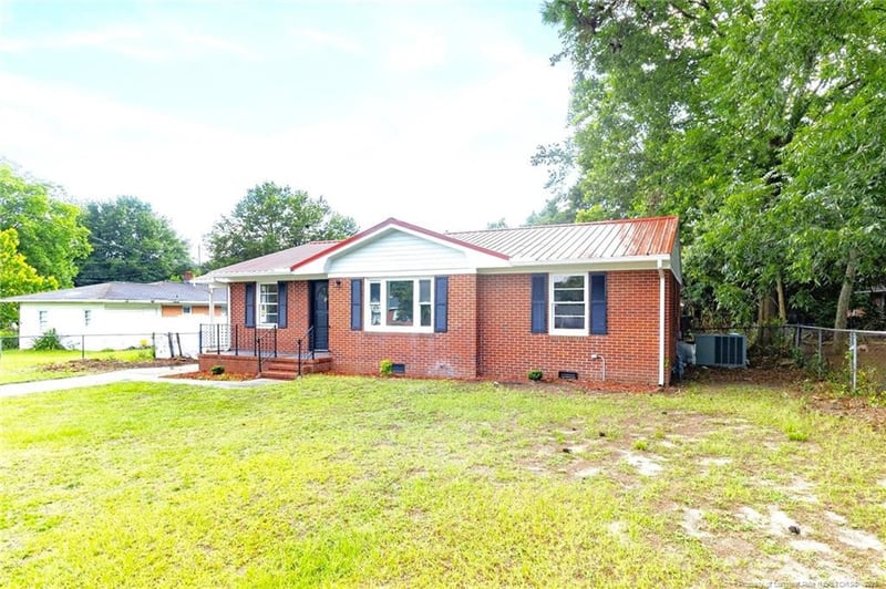 1104 Juniper Dr, Fayetteville, NC 28304